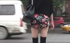 别乱动不然疼的是你